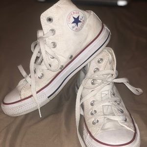 Size 6 white high top converse